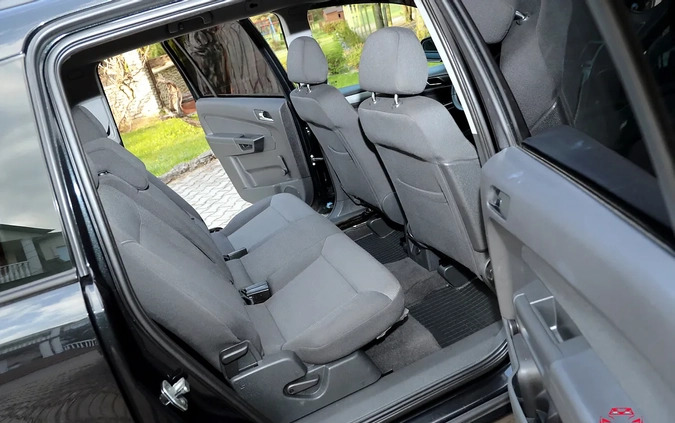Opel Zafira cena 23999 przebieg: 186000, rok produkcji 2012 z Pińczów małe 704
